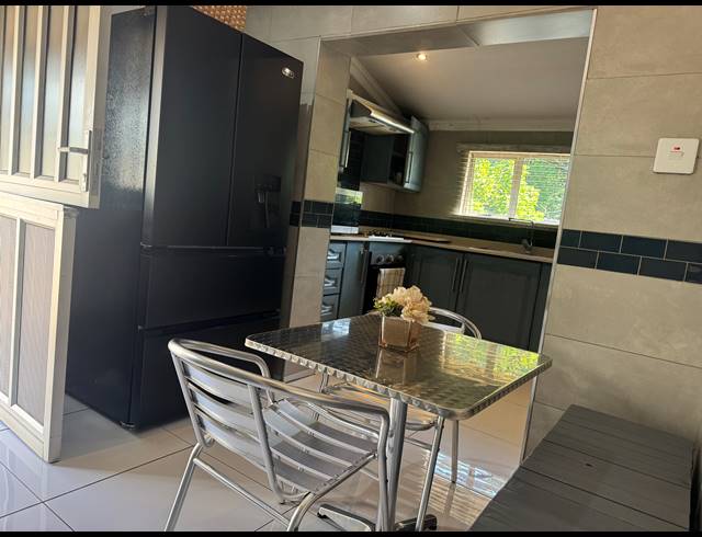 3 BEDROOM FREEHOLD FOR SALE IN HILLARY